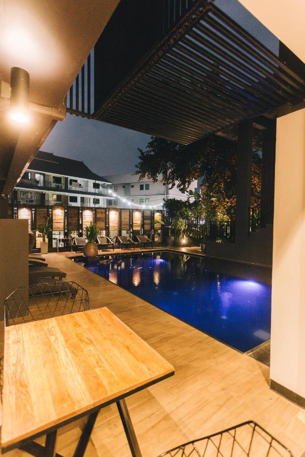 Iwualai Hotel Чиангмай Экстерьер фото
