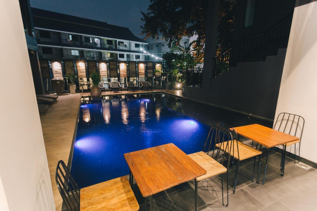 Iwualai Hotel Чиангмай Экстерьер фото